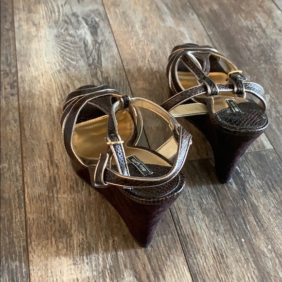 Daisy Fuentes size 7 Brown Wedges - Picture 3 of 3